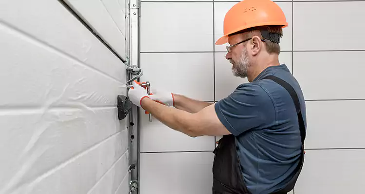 Emergency Garage Door Repair in Myrtle Grove, FL