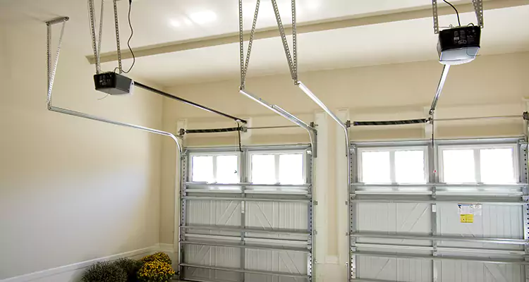 Residential Emergency Garage Door Repair in Myrtle Grove, FL